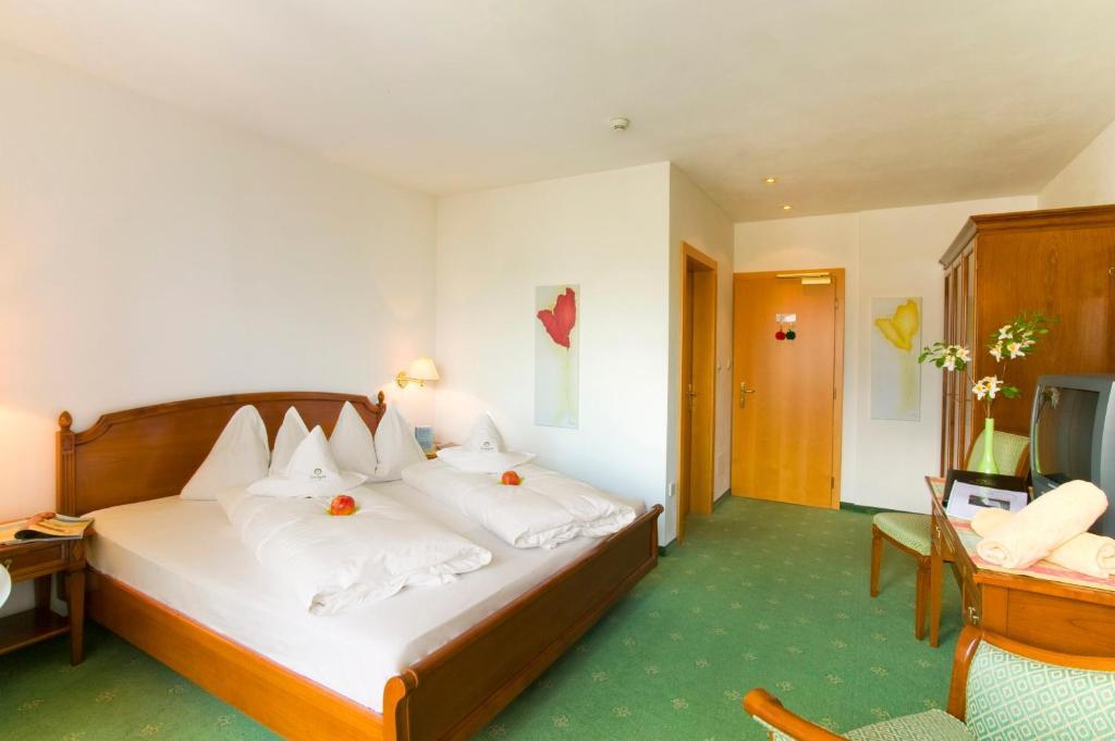 Economy Double Room,11296552:JPEG